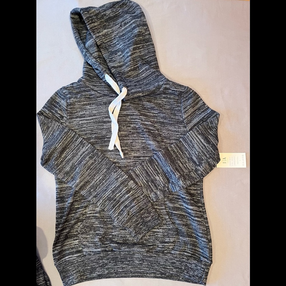 Black & gray strip jogging suit Junior’s Large